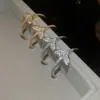 Brincos de Zircônia Prata em Forma de C Cauda de Peixe Elegantes Franceses Exquisitos Versáteis Brincos de Tarraxa Luxo Leve Nicho Brincos de Alta Qualidade para Mulheres