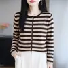 Colección nueva otoño/invierno 2026 transfronteriza: lana de hilado fino, cárdigan de punto de cuello redondo, mangas largas, diseño a rayas de bloques de color para mujer, corte holgado, estilo versátil