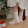 Nuevos calcetines rojos de Navidad de invierno, calcetines lindos y gruesos de longitud media, calcetines cálidos para mujer de color liso con cabeza de alce de toalla