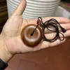 Taihang Yabai Fivela de Segurança de Alto Óleo Envelhecimento Material Rosquinha Pendente de Carro Masculino e Feminino Peça de Punho Artesanato de Corrente de Lã