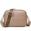 Bolsa de cuero para mujer transfronteriza al por mayor 2022 nueva piel de primera capa línea de bordado bolsa cuadrada pequeña simple bolsa de hombro cruzada de cuero suave