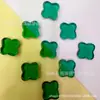 Colgante Doble Plano de Trébol de Cuatro Hojas de Ágata Roja Imitación y Obsidiana con Piedra de Jade Blanco 15x15mm Accesorios para Joyería DIY
