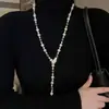 Cadena de suéter de perlas de moda de lujo ligero, versátil, de alta gama, collar largo de otoño e invierno, accesorios de ropa para mujer, joyería al por mayor