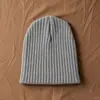Suministro Transfronterizo de Gorros de Punto Acrílico sin Visera, Gorros Rayados de Moda Europea y Americana