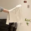Camiseta gris de manga larga con cuello Henley en V para mujer, nuevo diseño ajustado para el otoño de 2026