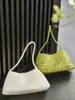 Bolso Tejido Hecho a Mano Bolso de Axila de Alta Gama 2025 Nuevo Edad Media Cesta de Verduras Bolso de Mujer Bolso Baguette Portátil Bolso de Hombro
