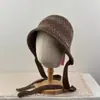 Gorro de pescador tejido estilo japonés con abertura trasera y nudo de corbata, versión coreana, adecuado para cabezas grandes, te mantiene abrigada, hace que tu cara parezca más pequeña y protege tus orejas del frío.
