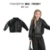 Chaqueta de motociclista de color liso estilo coreano con solapa, venta directa de fábrica para hombre, chaqueta de cuero MDD2026 para niñas, chaqueta de cuero para niños de primavera y otoño