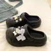 Mt.mit Zapatos con Agujeros de Suela Gruesa para Mujer Ropa de Exterior 2026 Verano Estilo Chica Suave Súper Lindos Zapatillas Antideslizantes Cerradas que Aumentan la Altura