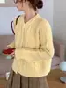 Cardigan de Tricô Torcido Cor Sólida Gola Redonda Outono e Inverno 2025 Feminino Estilo Coreano Macio Aderente Solto Doce Jaqueta Suéter