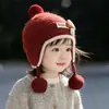 Bonito Sombrero de Doble Bola para Bebé Otoño e Invierno Cálido Grueso Tejido con Protección para Orejas para Niños y Niñas Sombrero de Lana a Prueba de Viento Moderno
