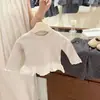 Conjunto de Outono Estilo Coreano para Meninas 2025 Nova Moda Conjunto de Três Peças com Colete de Tricô, Camiseta Básica e Calça de Pernas Largas para Bebês