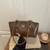 Bolsa de Alta Qualidade com Textura Grande Capacidade para Mulheres 2025 Nova Moda Bolsa de Ombro para o Dia a Dia Versátil Bolsa Tote Portátil para Sair