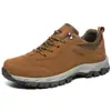 Novos Sapatos Masculinos Coreanos para Exterior de Primavera e Outono 2023 Sapatos de Montanhismo Sapatos de Viagem Sapatos Xadrez Grandes Alargados para Idosos