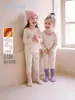 Conjunto de Roupa Íntima Jerry para Bebês Meninas 2026 Outono Novo Estilo Roupas de Outono para Bebês Meninas Calças para Crianças Pequenas Roupa de Casa para Crianças