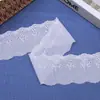 Encaje Ondulado de un Solo Lado Bordado con Flores Blancas Personalizado para Puños y Dobladillos de Mujer 5.5cm Encaje