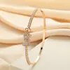 Nuevo Pulsera Pequeña de Cintura Dulce y Sencilla para Mujer, Estilo Lujo Ligero, Joyería de Mano Creativa de Gama Alta con Imitación de Moissanita Pequeña y Exquisita