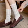 Nova coleção de outono: Meias soquete femininas, com renda floral e um design descontraído, estilo coreano, perfeitas para combinar com sandálias Birkenstock e meias longas.