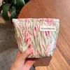 Bolsa de Cosméticos Pequena Fresca Ins Transfronteiriça Comércio Exterior Portátil Bolsa de Armazenamento para Cuidados com a Pele Bolsa de Lavar de Viagem Bolsa para Roupas Íntimas Mão