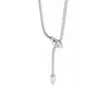 Cadena de hueso de serpiente extensible de alta gama Collar con borla en forma de Y personalizado Accesorios de atuendo de estilo de lujo ligero con incrustaciones de diamantes