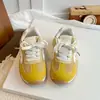 Zapatos para Niñas 2026 Otoño Nuevos Zapatos Deportivos Infantiles Rojos Ligeros Zapatos para Correr para Niñas Niños Tendencia Zapatos Forrest Gump