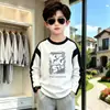 Camiseta de manga comprida 100% algodão para meninos, primavera e outono, top confortável e respirável para crianças mais velhas, camiseta da moda e legal estilo raglan