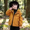 Conjunto de Ropa de Otoño para Niños 2026 Nueva Chaqueta Elegante 3 en 1 para Niños Cortavientos con Capucha para Uso al Aire Libre