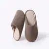Nuevas zapatillas de algodón para el hogar de estilo japonés para parejas, impermeables, para interiores, antideslizantes, silenciosas, para suelo, para hombres y mujeres, para todas las estaciones, de otoño e invierno