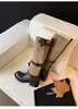 Botas Sazonais Primeiro Encontro para Mulheres 2026 Nova Cor Color-Block Salto Grosso Aumentador de Altura Botas de Montaria com Fivela de Cinto e Design de Cadarço, Botas Longas com Lavagem de Cor