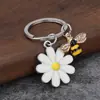 Direto da fábrica transfronteiriço personalidade abelha margarida chaveiro pingente flor chaveiro bolsa chave do carro pingente