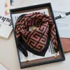 Bufanda de Seda Estilo Coreano con Hebilla Magnética para Mujer, Bufanda Cuadrada Delgada, Bufanda con Colgante de Invierno, Calentador de Cuello, Protección de Cuello Moderna y Versátil