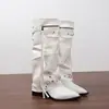 Botas de moda para mujer, tamaño grande, metálicas, de punta, tachonadas, estilo caballero, con tacones finos y flecos, nuevo diseño de hebilla de cinturón, estilo europeo y americano