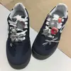 Nuevos dijes de zapato plateados con lazo de gato y fresa, accesorios de hebilla de zapato para Zapatillas del Ejército Alemán, diseños de estrella de cinco puntas y corazón para DIY