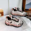 Zapatos para niños 2026 otoño nuevo modelo zapatillas antideslizantes de botón para niños mayores, marca de moda zapatos Forrest Gump, transpirables para correr