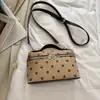 Bolsa doce de bolinhas para mulheres, nova bolsa para marmita estilo 2026, bolsa tote de alta qualidade e estilosa, bolsa de ombro ou transversal relaxada e casual