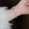 Pulsera de Trébol Completamente de Diamante para Niña Rica para Mujeres, Circonita Modelo Nuevo 2026, Aleación Popular de Nicho Exquisita Joyería para Mujeres
