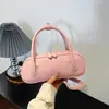 Bolso Retro para Mujer Diseño de Nicho Sentido Único Hombro Cruzado Simple Verano 2026 Nuevo Versátil Bolso de Viaje Lujo Ligero Combinación