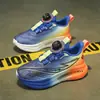 Sapatos Infantis 2026 Primavera/Verão Novo Estilo Malha Respirável Esportivos para Crianças Pequenas, Médias e Grandes Cadarço Giratório Tênis de Corrida