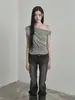 Moda Harajuku Design Simples de Cor Sólida Top Interno High Street Decoração com Botão Metálico Ombro Simétrico Assimétrico Manga Curta Roupa Feminina