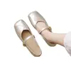 Populares zapatos de mujer estilo francés, nuevo modelo otoño 2026, adecuados para combinar con faldas, cuero suave, suela blanda, zapatos pequeños de cuero, zapatos planos Mary Jane para mujer