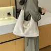 Bolso tote de un solo hombro de moda para mujer, gran capacidad, elegante, adecuado para ir al trabajo, nuevo bolso de felpa 2026, bolso de otoño e invierno