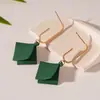 Pendientes de botón geométricos cuadrados y de corazón verdes transfronterizos europeos y americanos, Pendientes de botón de lujo ligero de alta gama, Pendientes de moda exagerados para mujer