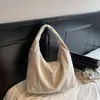 Bolsa de Ombro Casual Literária de Veludo Ins 2025 Bolsa de Axila Retrô Bolsa Tote de Grande Capacidade Bolsa de Bolinho da Moda