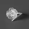 Anillo Abierto Original Thing in the Rain Flor de Plata Esterlina con Flores de Cristal Blanco Natural, Estilo Literario Hermoso y Fresco