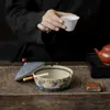Cenicero de Cerámica Vintage Color Rojo Pedernal para Mesa de Sala de Estar en Casa, Portacigarrillos de Estilo Chino con Forma Creativa de Caqui, Lujo Ligero de Gama Alta