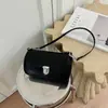 Nuevo bolso de mano de diseño nicho coreano transfronterizo, retro, simple, bolso de hombro versátil para otoño, bolso pequeño cuadrado para el hombro