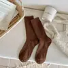 Meias de Lã Outono e Inverno para Mulheres, Meias Grossas e Quentes de Cano Médio, Estilo Japonês Simples de Cor Sólida Versáteis Emagrecedoras Longas Meias Largas