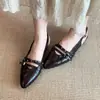Sandalias Chuyuji de estilo retro para mujer, con remaches, punta fina, cerradas, de suela plana, con correa de hebilla, destalonadas, adecuadas para ir al trabajo, con suela suave