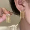 Brincos de Botão Simulação de Camélia Agulha de Prata Brincos Elegantes Retrô Franceses Moda Distinta Brincos Versáteis Nicho Sensação de Alto Padrão