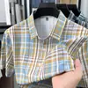 Camisa Sin Costuras Estilo Verano 2026 para Hombre, Versátil Business Casual, Transpirable, Resistente a las Arrugas, de Manga Corta para Hombres de Mediana Edad